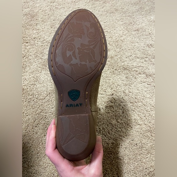 Ariat Roundup Boots - Picture 3 of 5